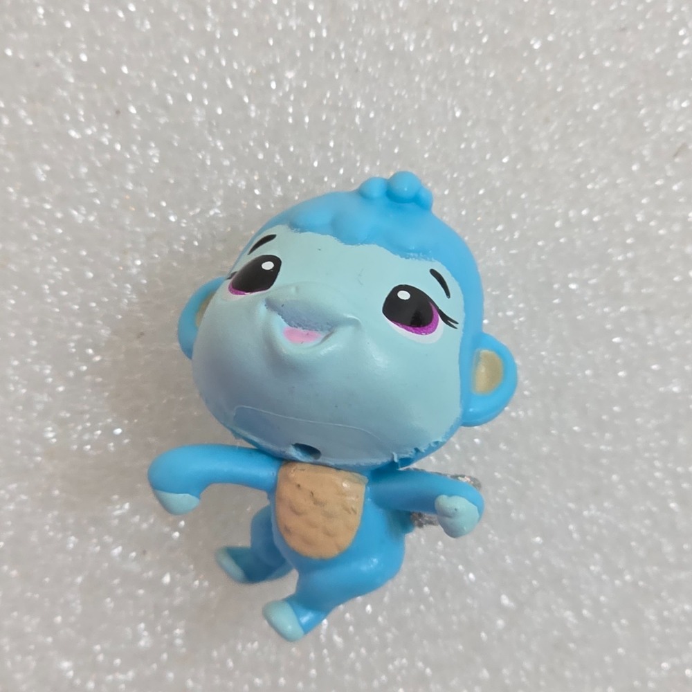 Spin Master Hatchimals Colleggtibles Series 3 Blue Gorillabee Figure 1"